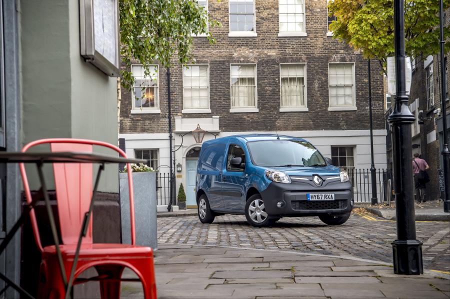  Renault Kangoo Van Z.E. 33 2017 года  (UK) (фото 20 из 44)